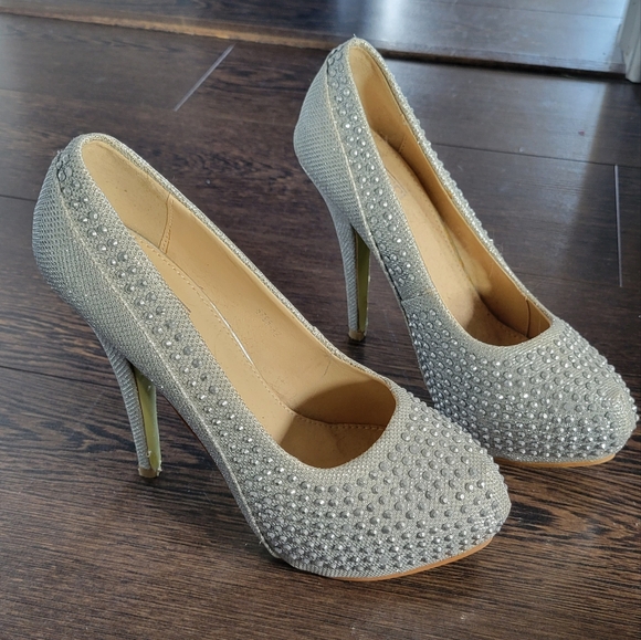 Kucci Silver Sparkly Heel (Size 9.5) - Picture 1 of 3